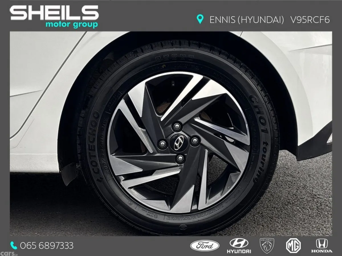 Hyundai i20 Hatchback, Petrol, 2021, White