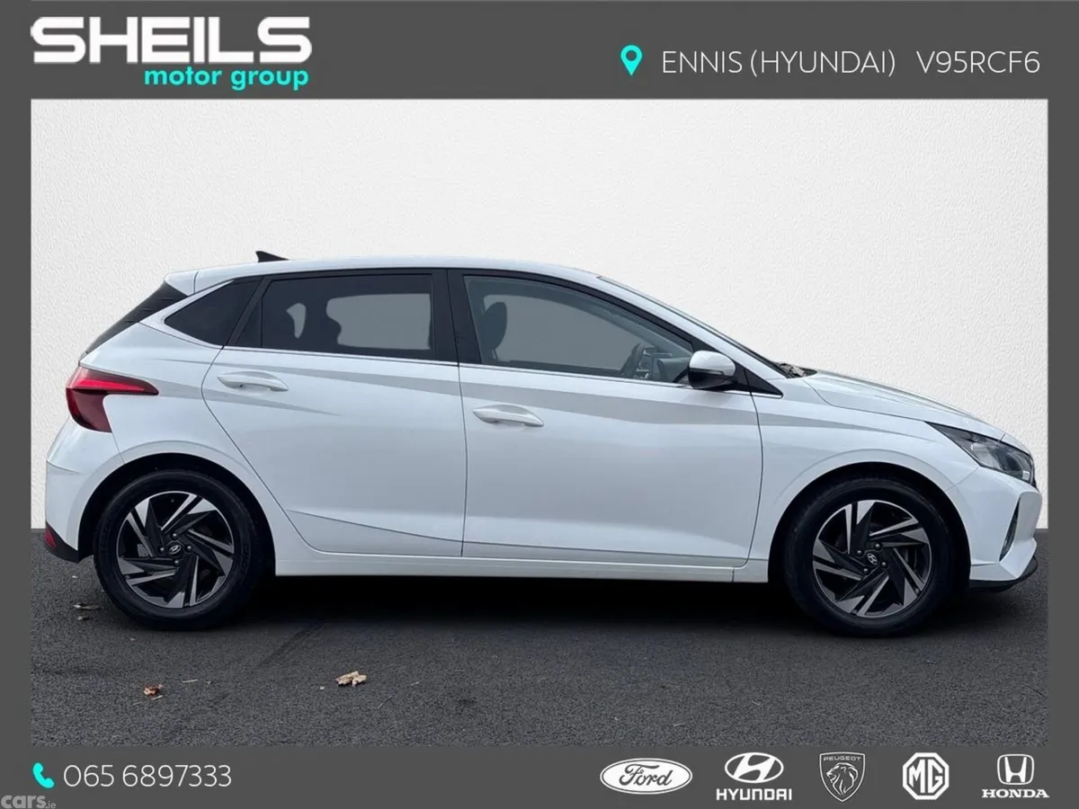 Hyundai i20 Hatchback, Petrol, 2021, White