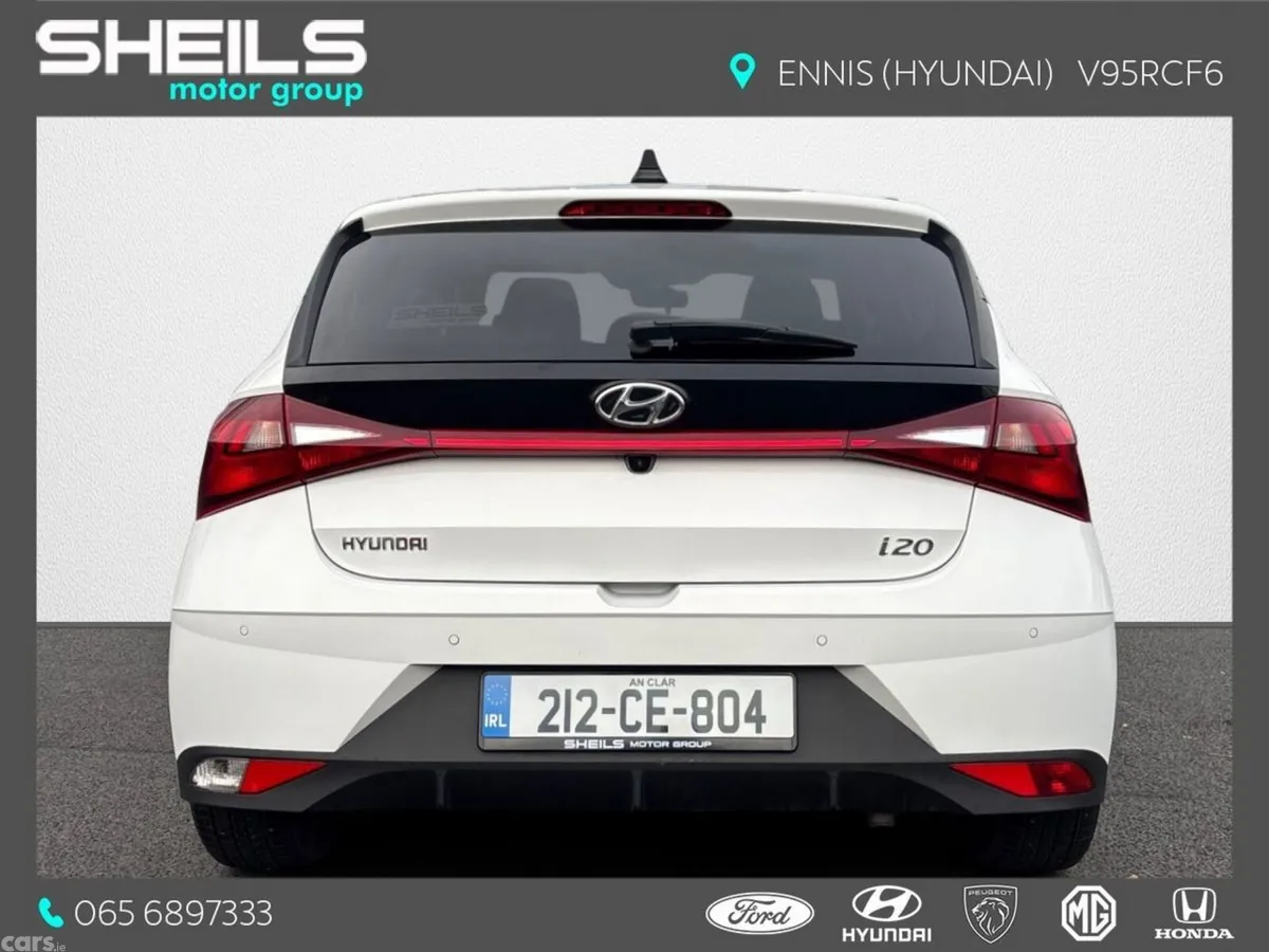 Hyundai i20 Hatchback, Petrol, 2021, White