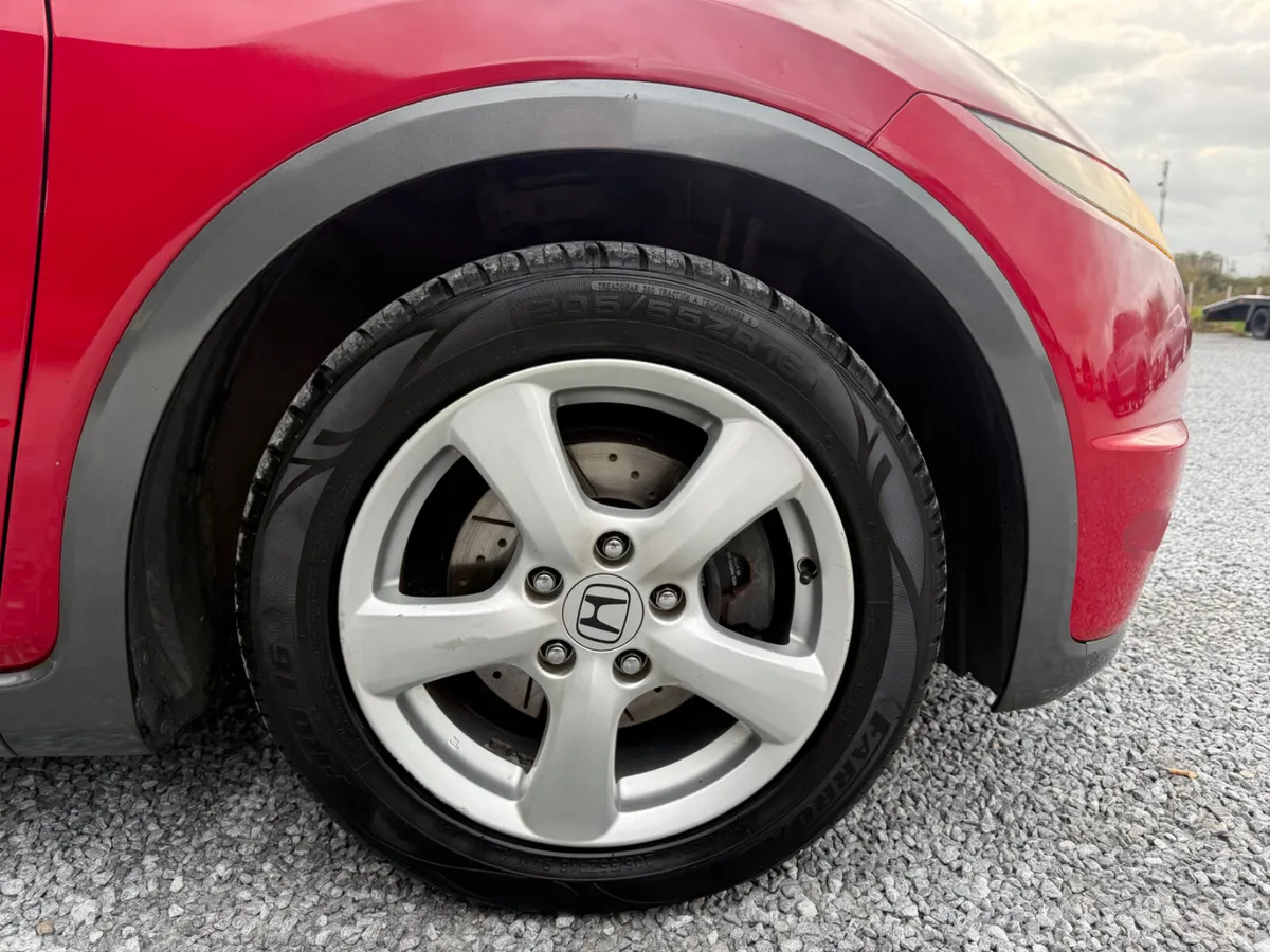 Honda Civic Hatchback, Petrol, 2011, Red