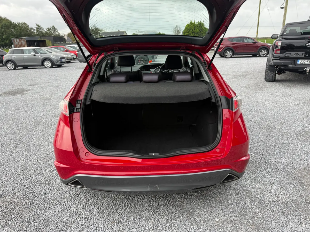 Honda Civic Hatchback, Petrol, 2011, Red