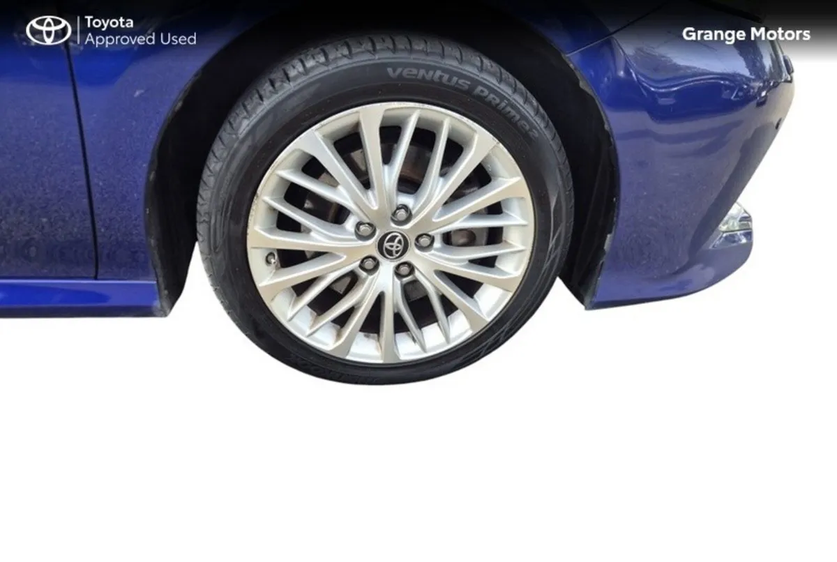 Toyota Camry Saloon, Petrol Hybrid, 2019, Blue