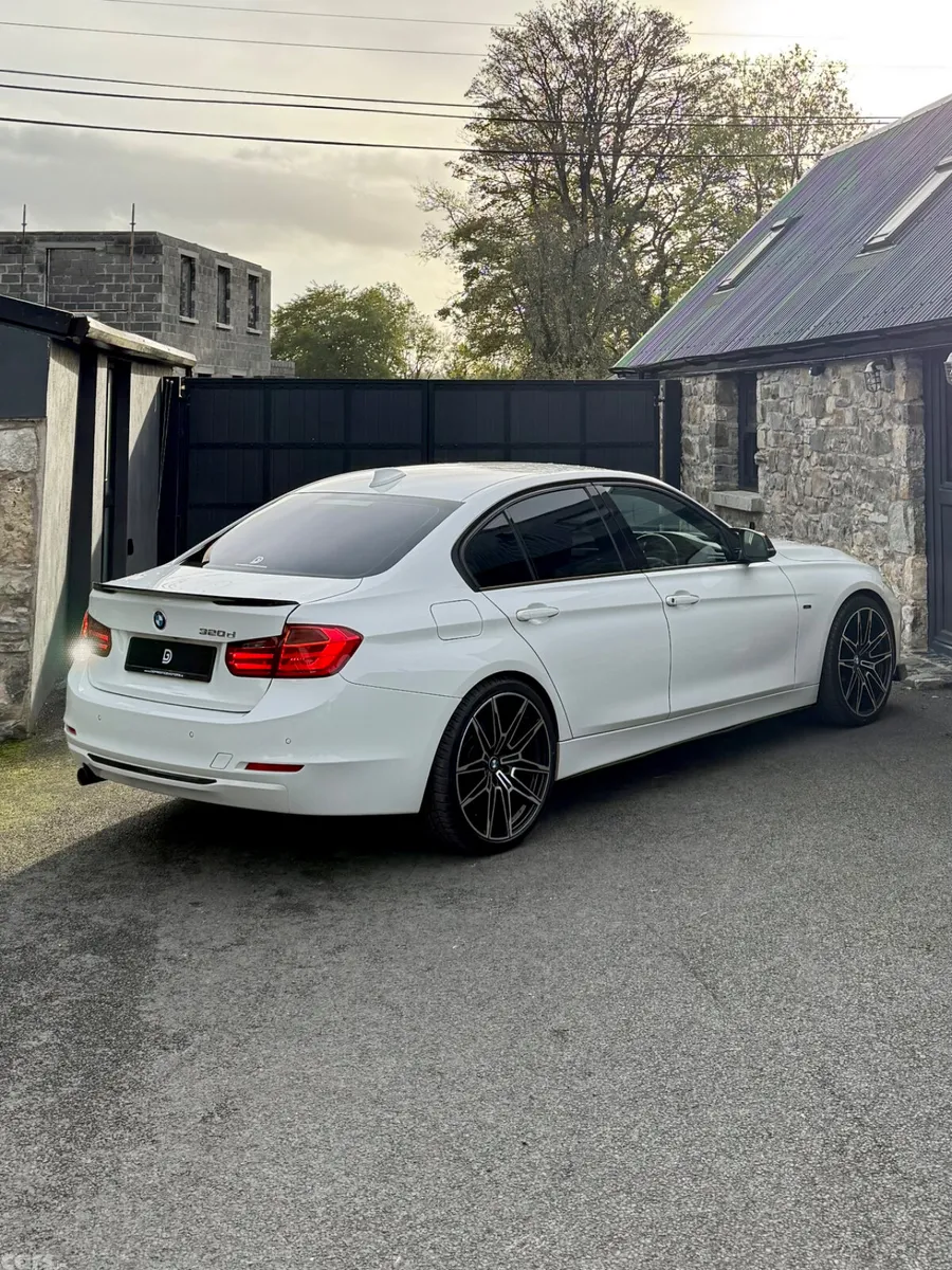 BMW 3-Series Saloon, Diesel, 2013, White