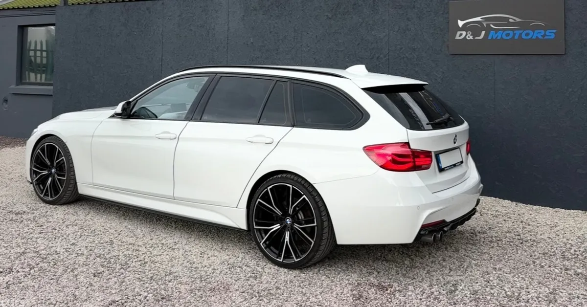 BMW 3-Series Estate, Petrol, 2017, White