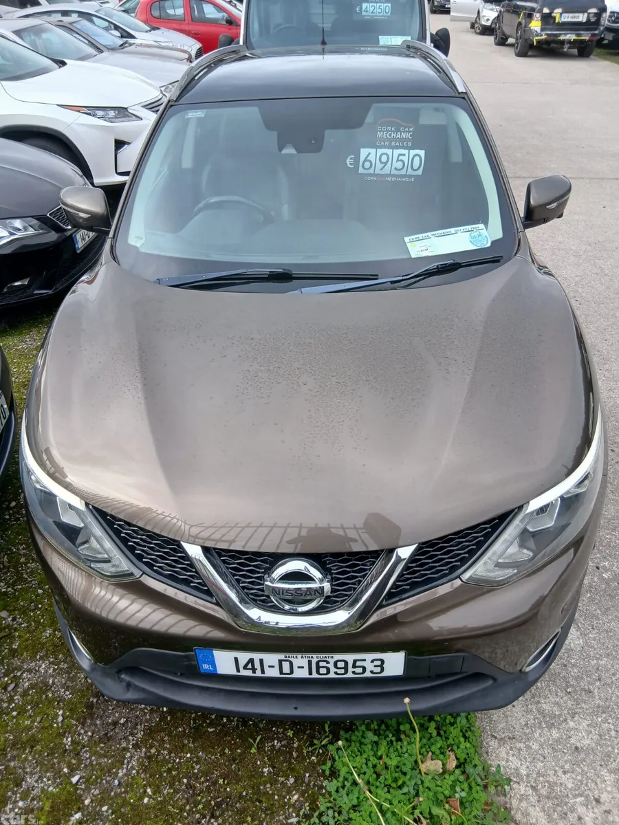 Nissan Qashqai Hatchback, Diesel, 2014, Brown