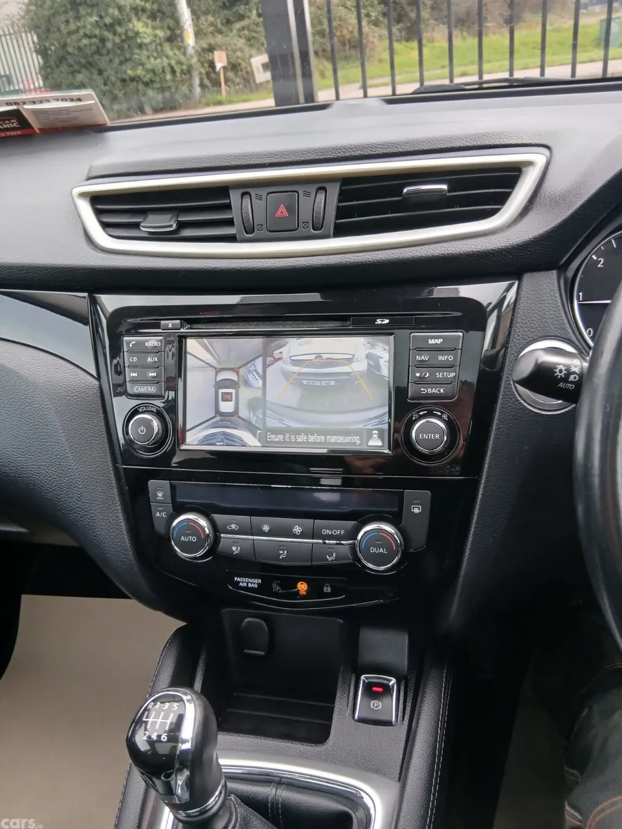 Nissan Qashqai Hatchback, Diesel, 2014, Brown