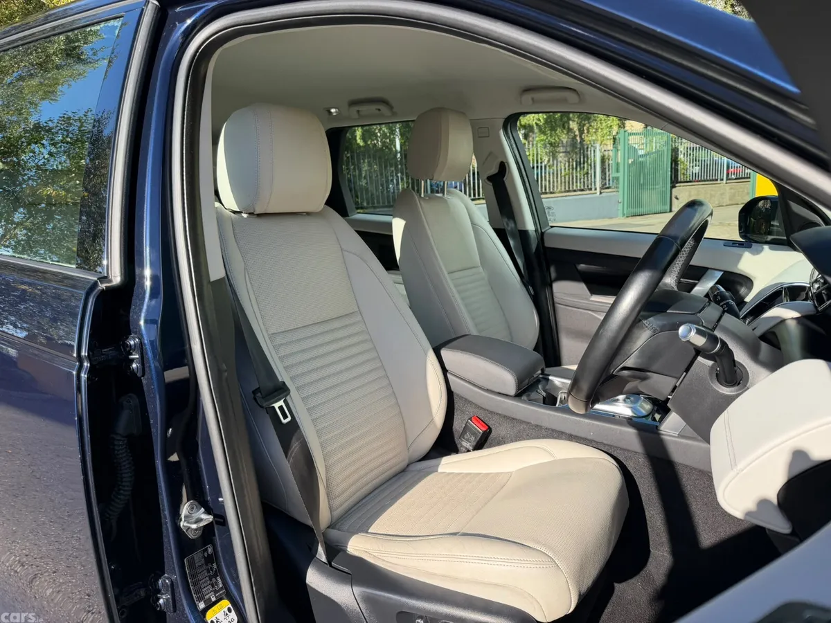Land Rover Discovery Sport SUV, Petrol Plug-in Hybrid, 2021, Blue