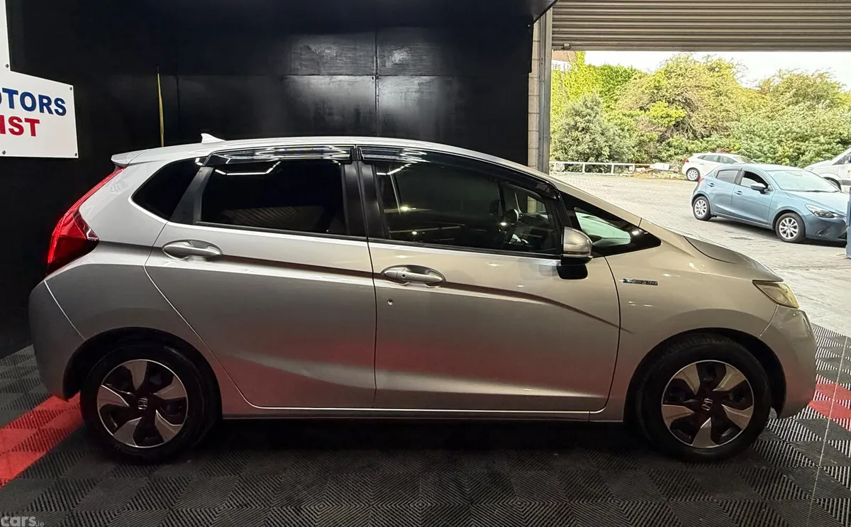 Honda Fit Hatchback, Petrol Hybrid, 2016, Silver
