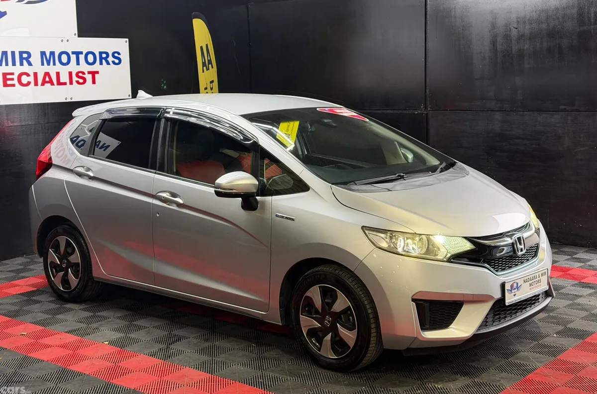 Honda Fit Hatchback, Petrol Hybrid, 2016, Silver