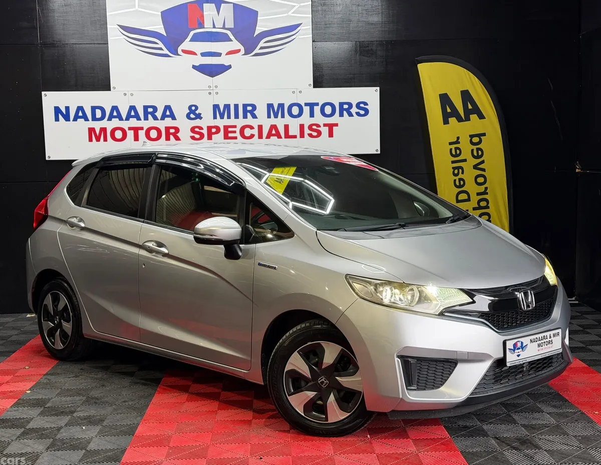 Honda Fit Hatchback, Petrol Hybrid, 2016, Silver
