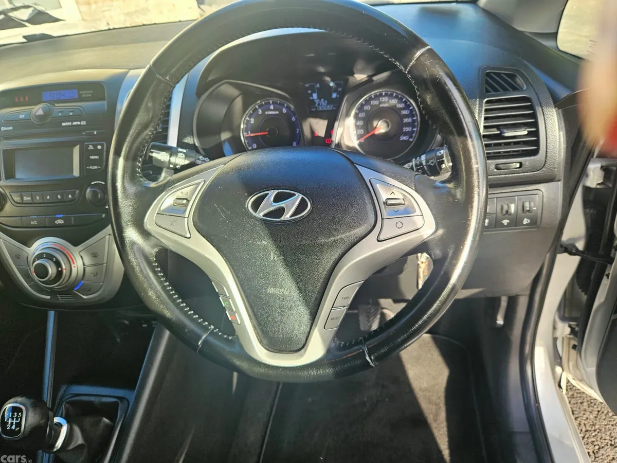 Hyundai ix20 MPV, Petrol, 2016, Silver