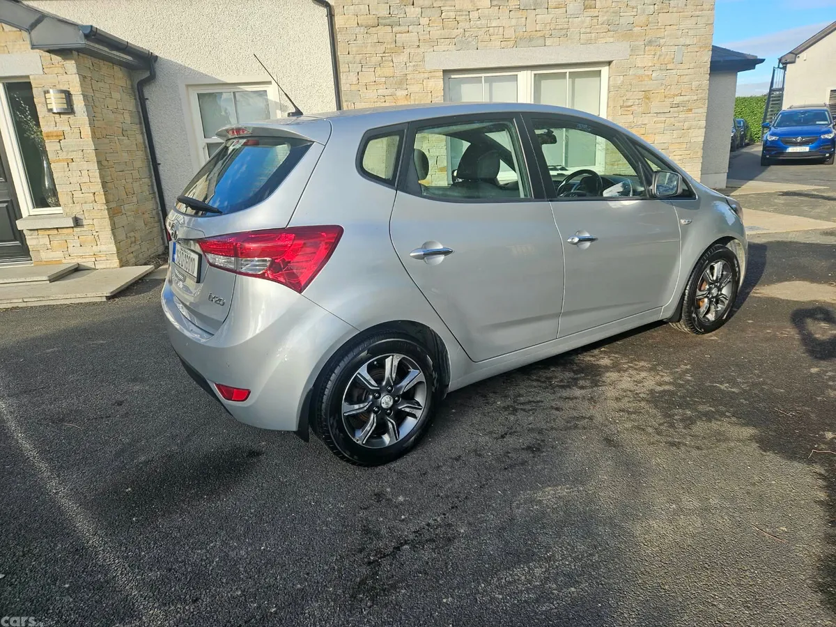 Hyundai ix20 MPV, Petrol, 2016, Silver