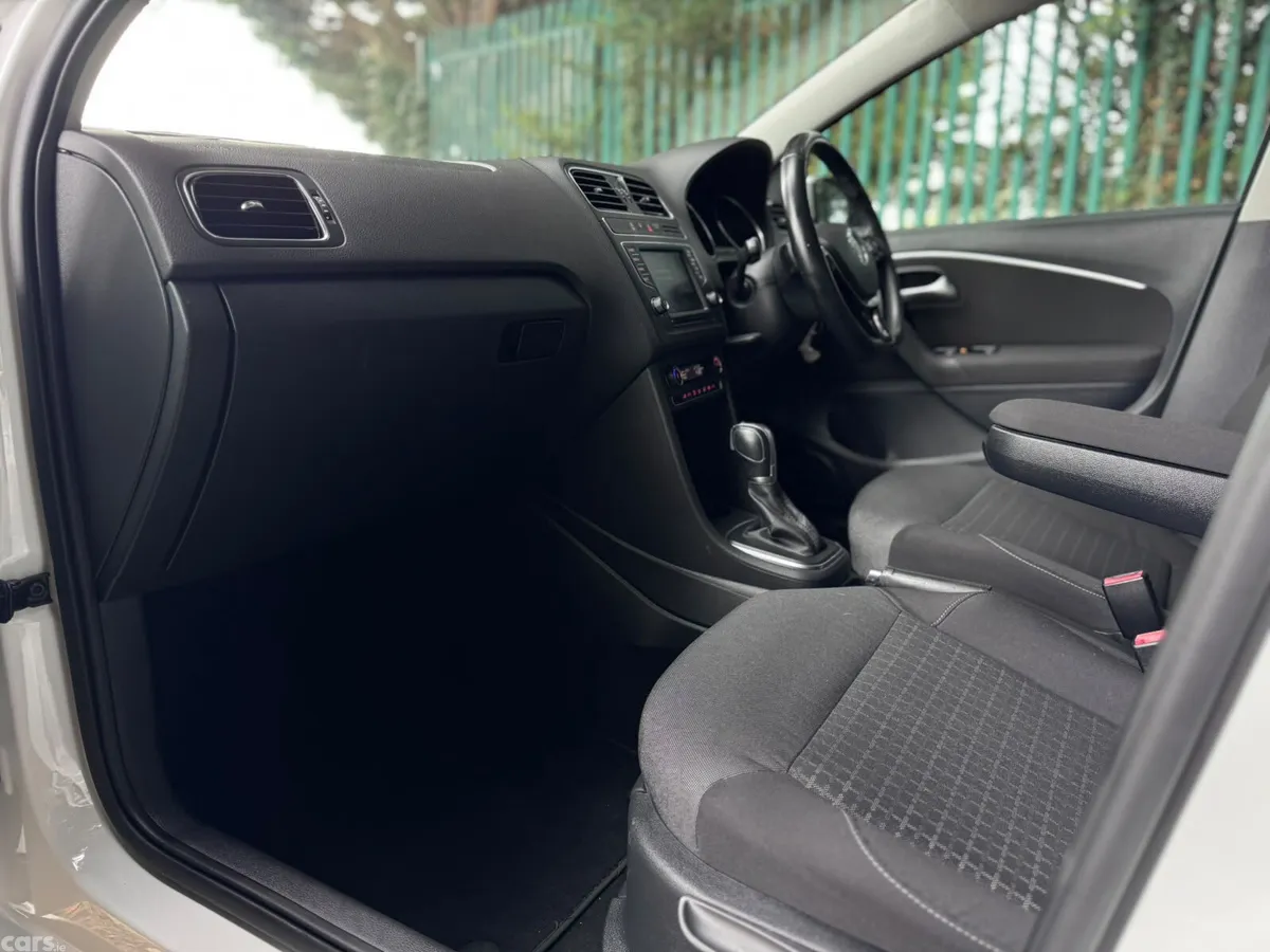 Volkswagen Polo Hatchback, Petrol, 2015, White