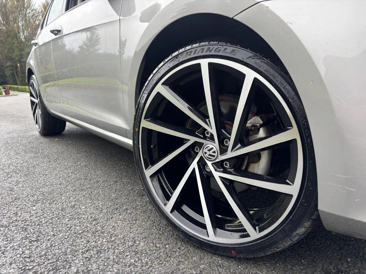 Volkswagen Golf Hatchback, Petrol, 2015, Silver