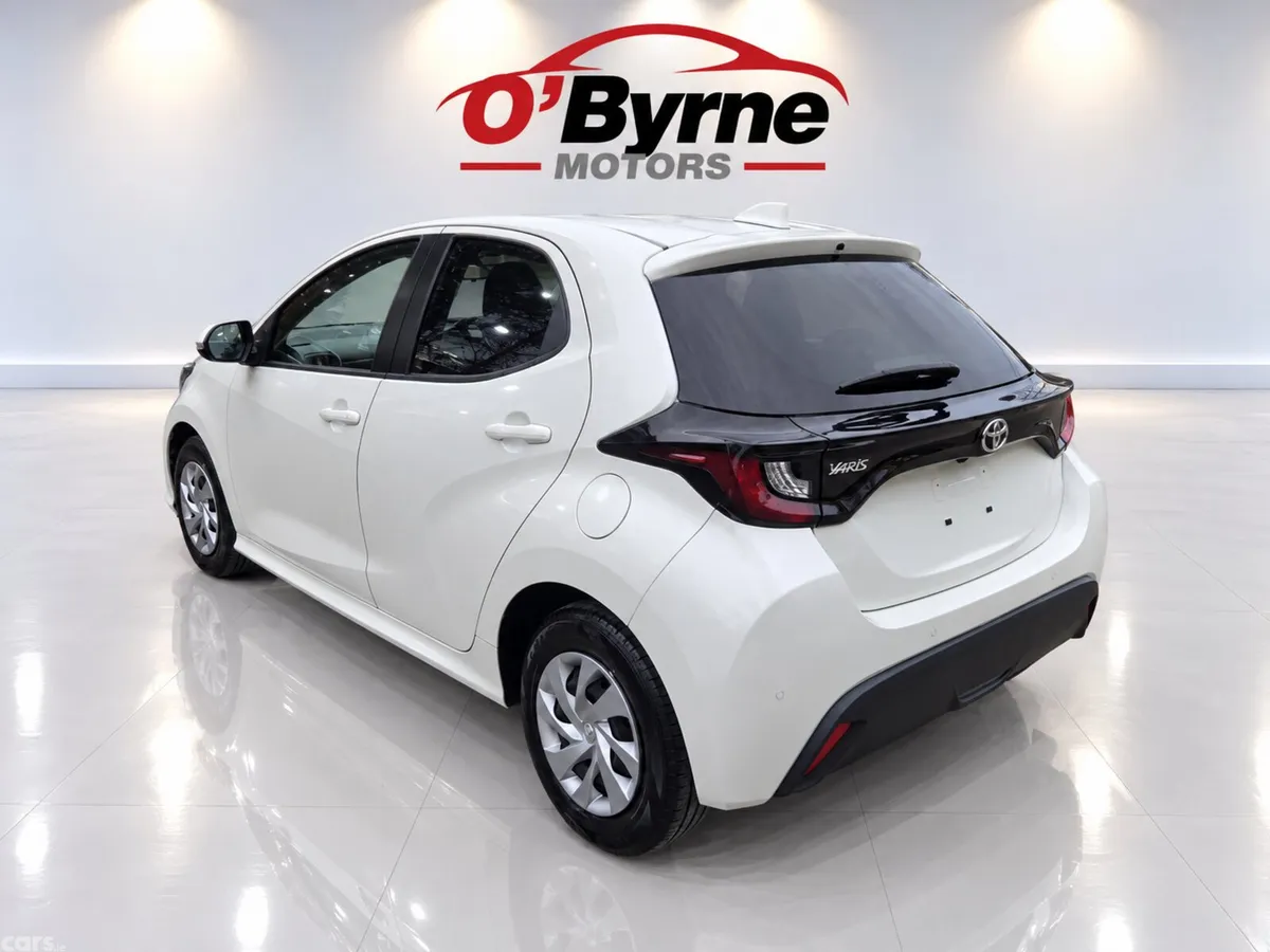 Toyota Yaris Hatchback, Petrol, 2021, White