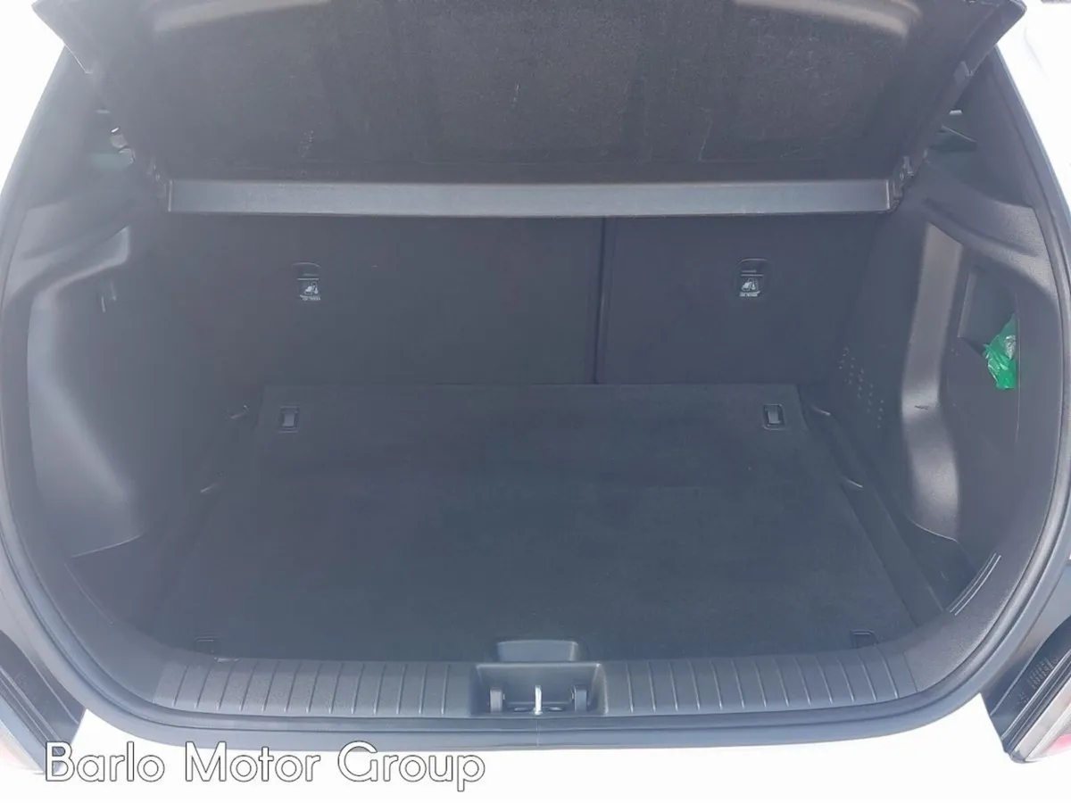Hyundai KONA MPV, Petrol, 2022, White