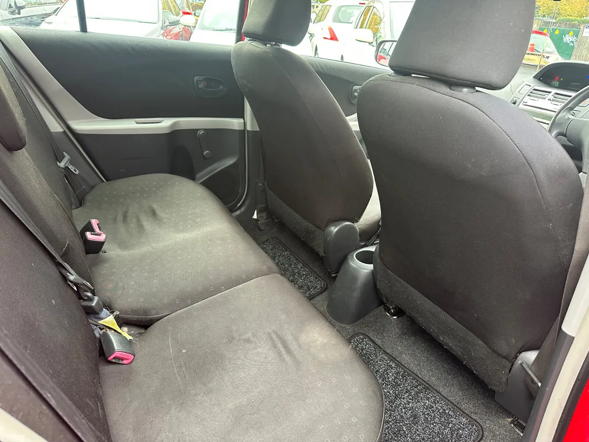 Toyota Yaris Hatchback, Petrol, 2006, Red