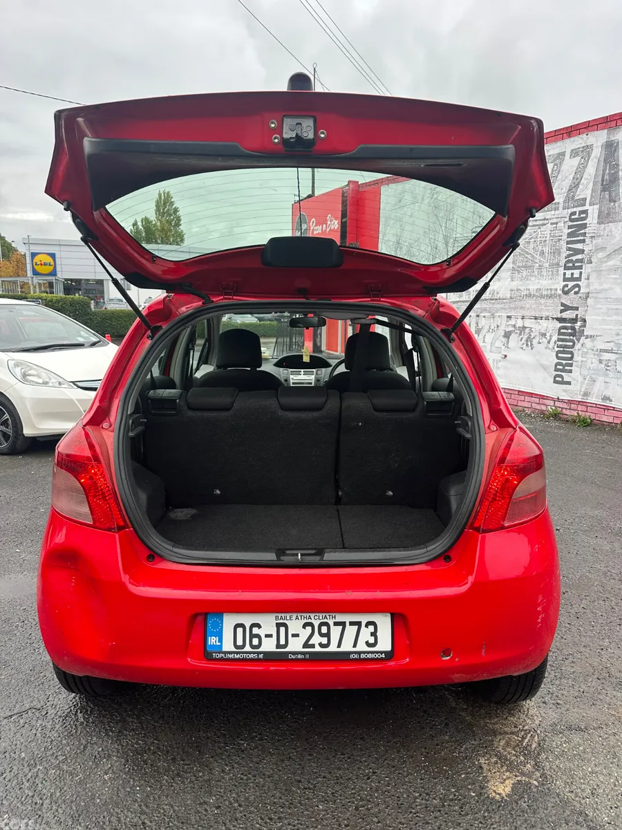 Toyota Yaris Hatchback, Petrol, 2006, Red