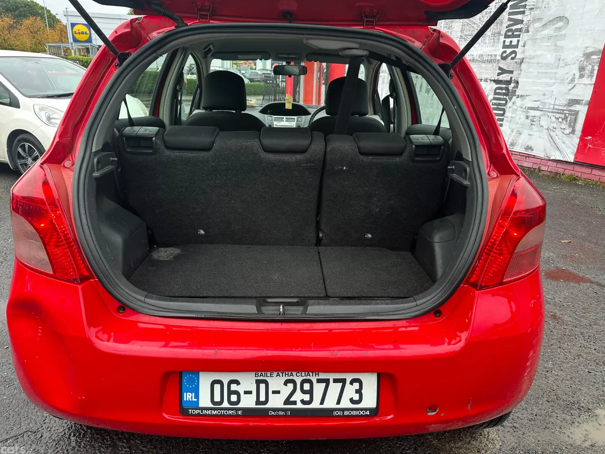 Toyota Yaris Hatchback, Petrol, 2006, Red