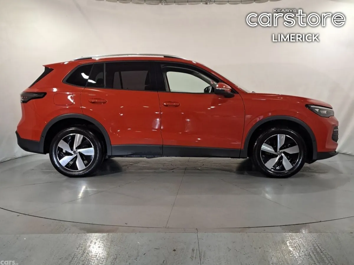 Volkswagen Tiguan SUV, Petrol Hybrid, 2025, Red
