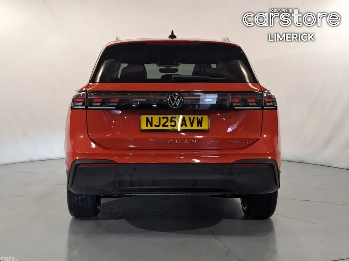 Volkswagen Tiguan SUV, Petrol Hybrid, 2025, Red