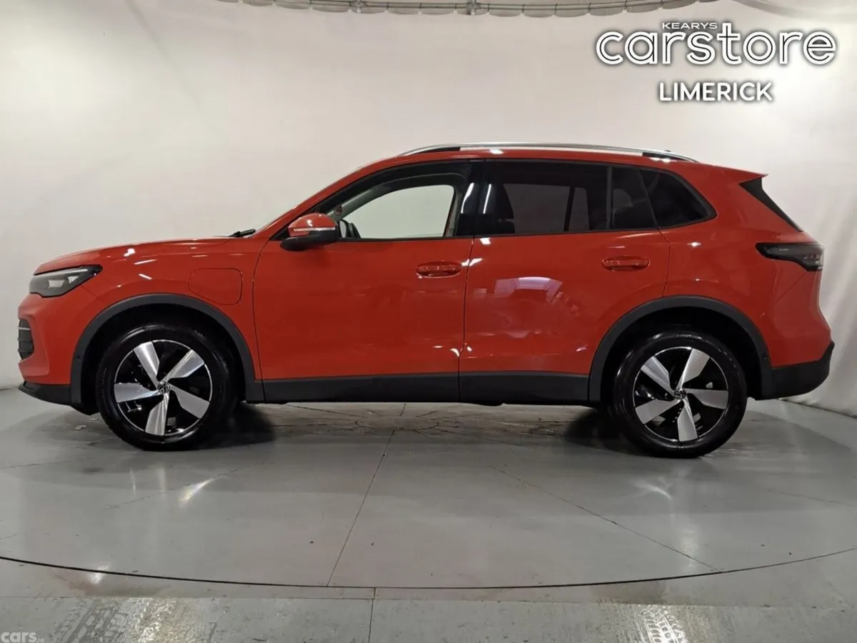 Volkswagen Tiguan SUV, Petrol Hybrid, 2025, Red