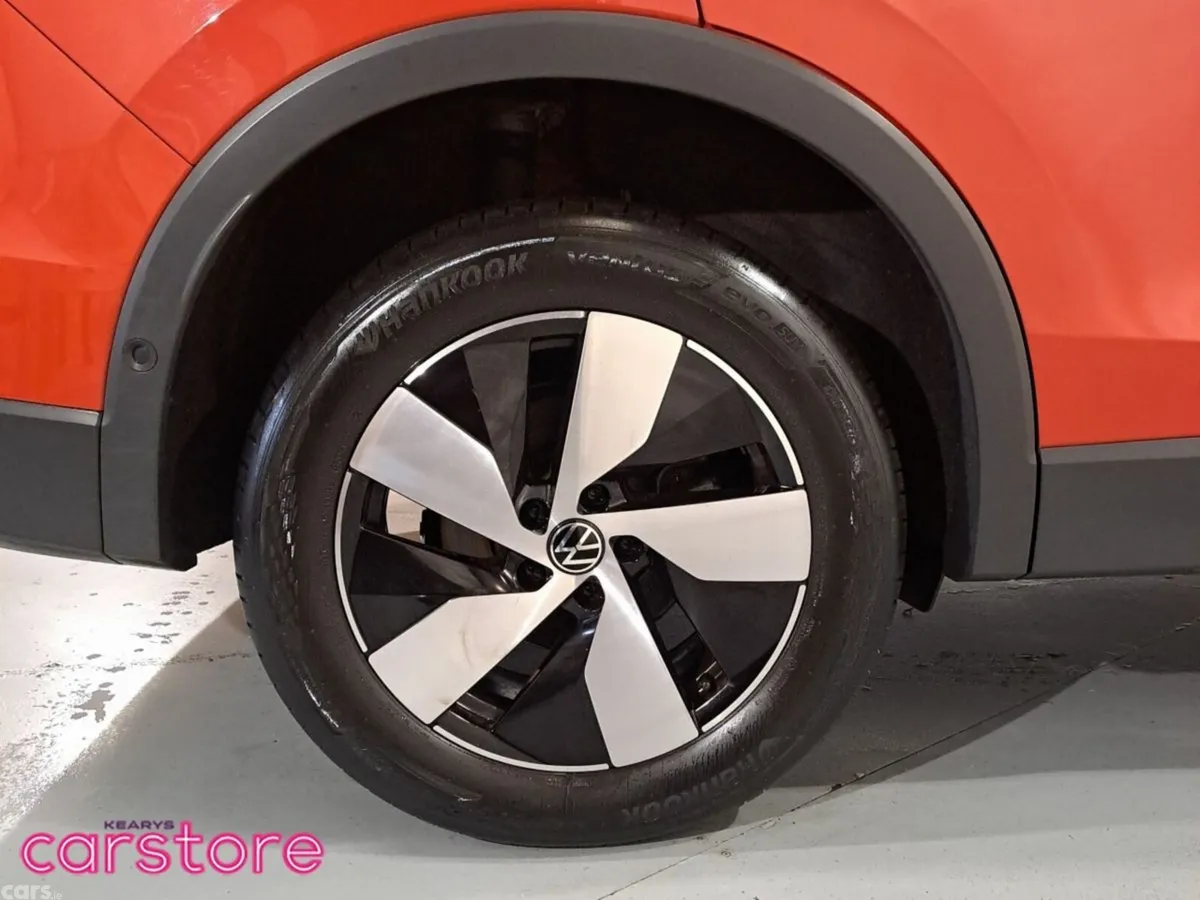 Volkswagen Tiguan SUV, Petrol Hybrid, 2025, Red
