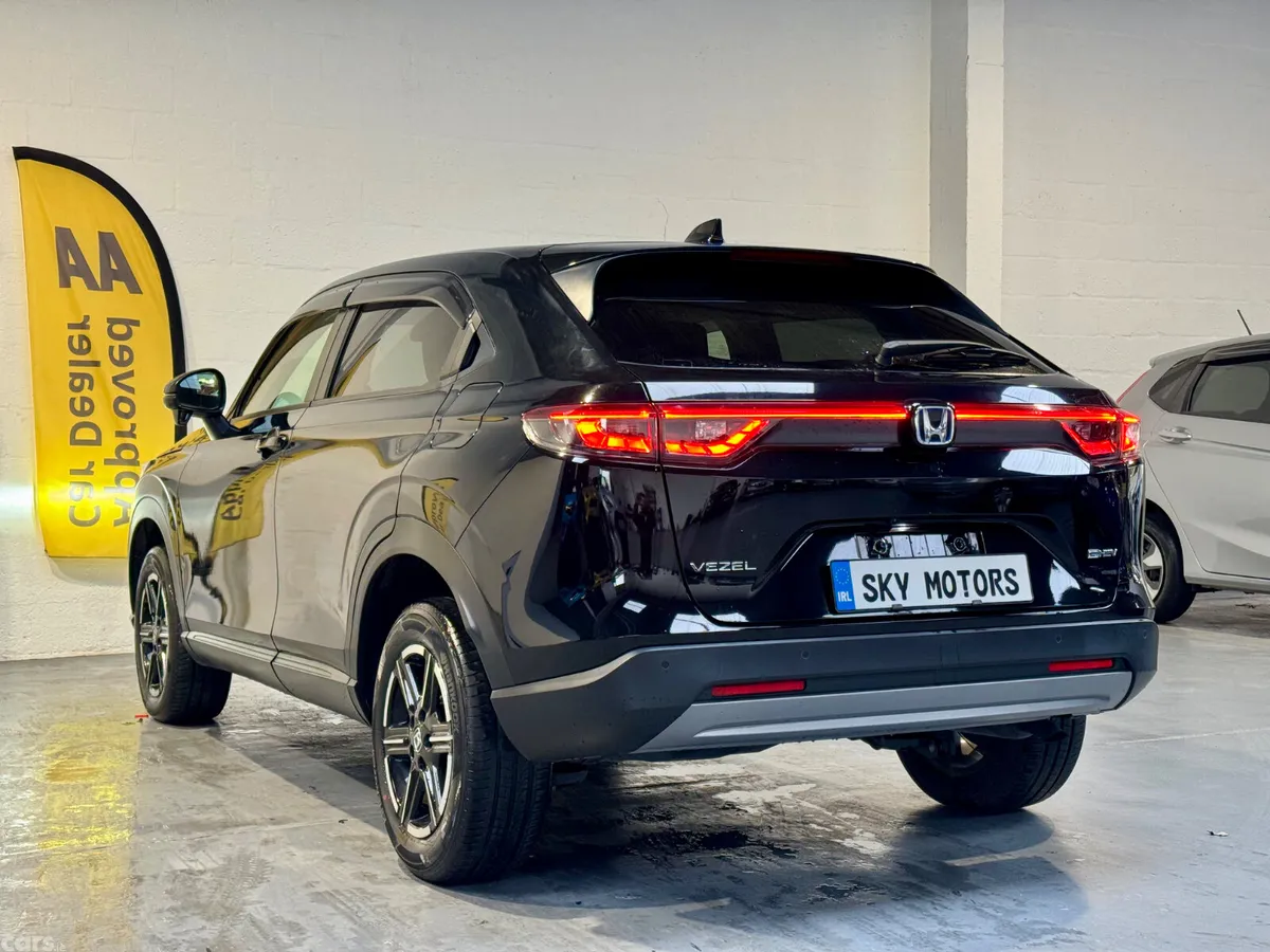 Honda Vezel SUV, Petrol Hybrid, 2023, Black