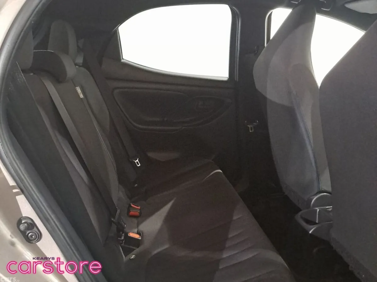 Toyota Yaris Hatchback, Petrol Hybrid, 2021, Grey