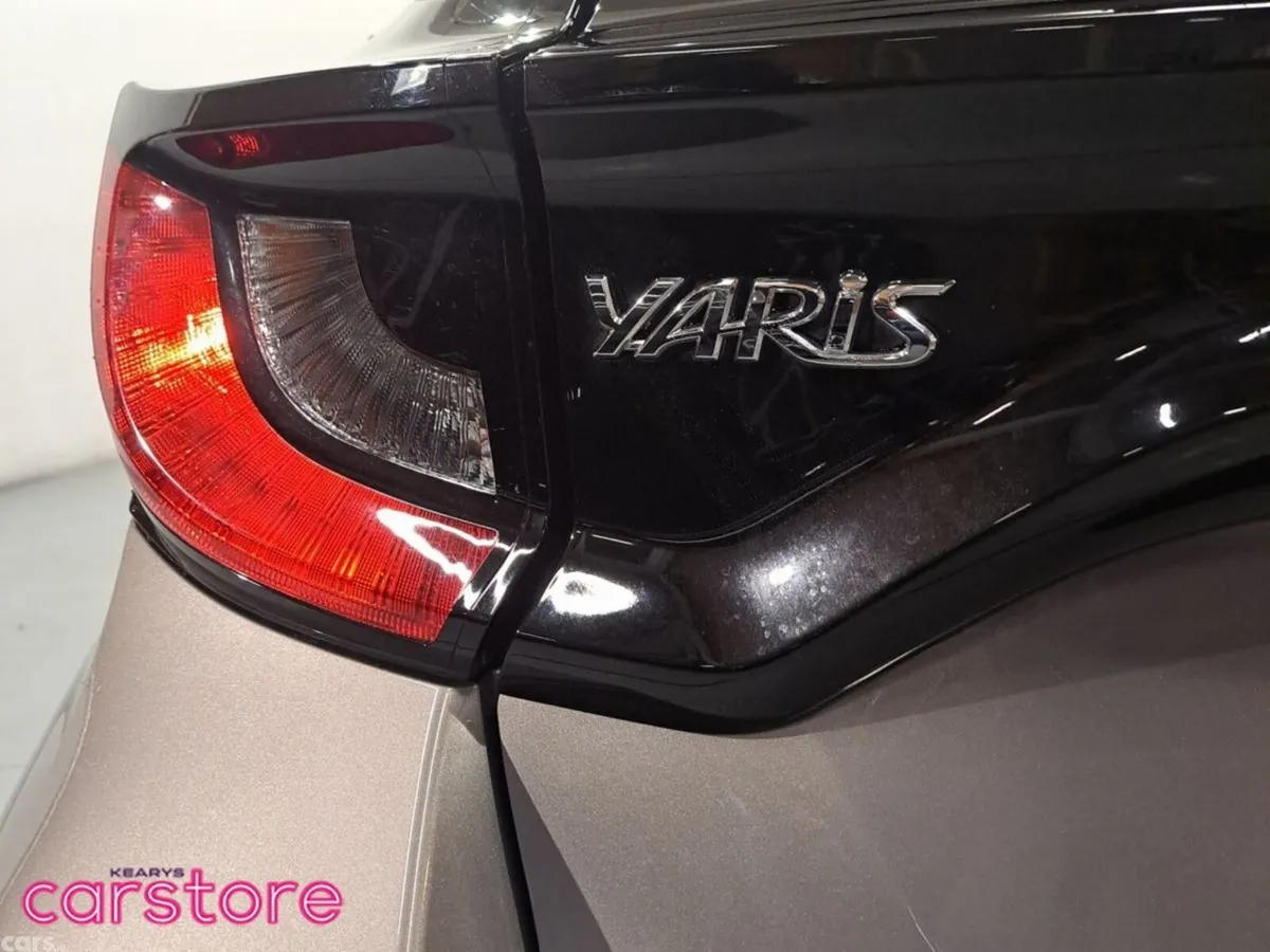 Toyota Yaris Hatchback, Petrol Hybrid, 2021, Grey