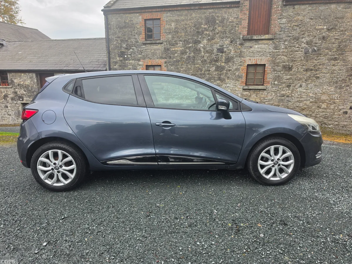 Renault Clio Hatchback, Petrol, 2017, Grey
