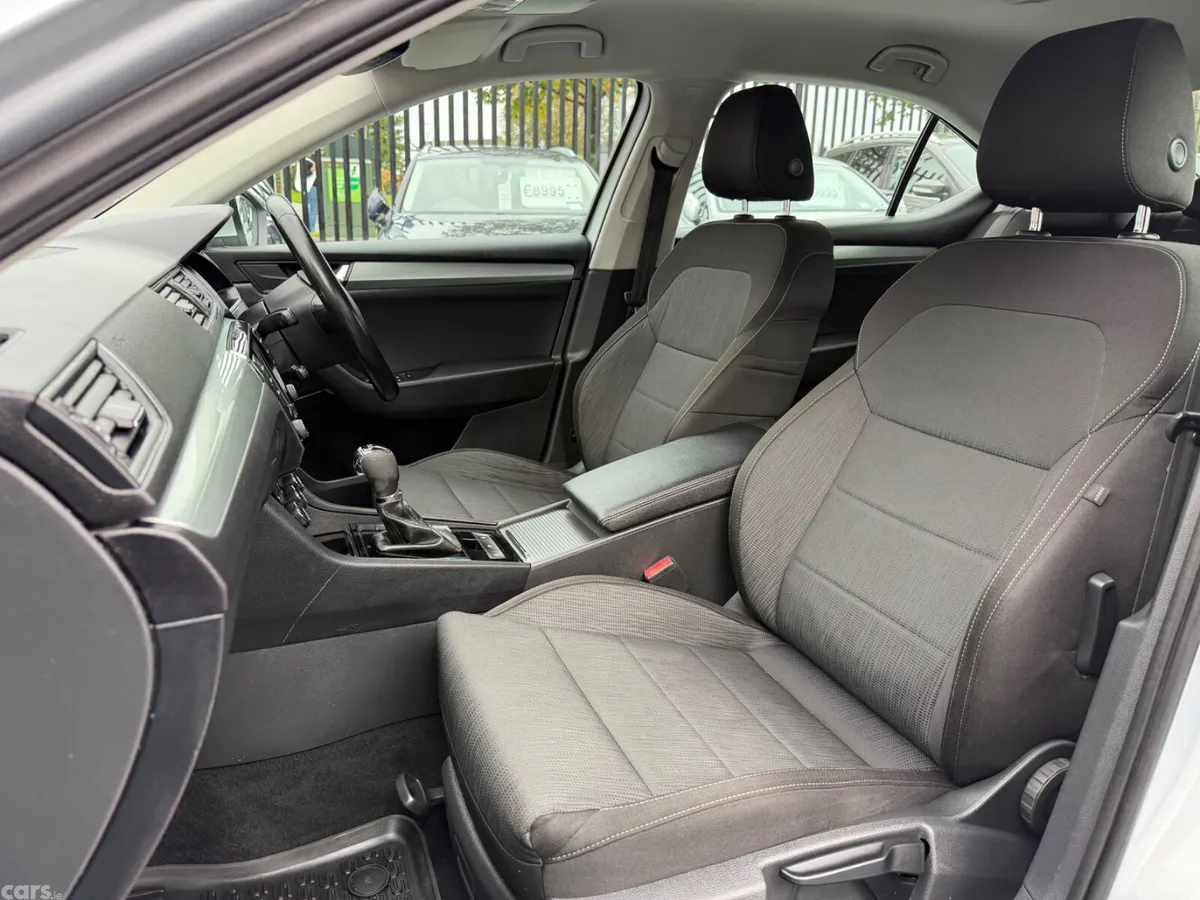 Skoda Superb Hatchback, Diesel, 2018, Silver