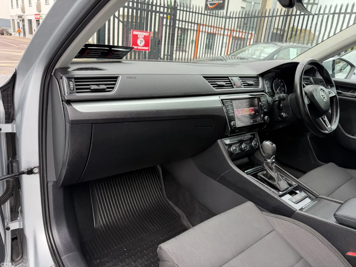 Skoda Superb Hatchback, Diesel, 2018, Silver