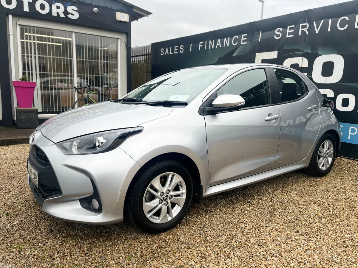 Toyota Yaris Hatchback, Petrol Hybrid, 2023, Grey