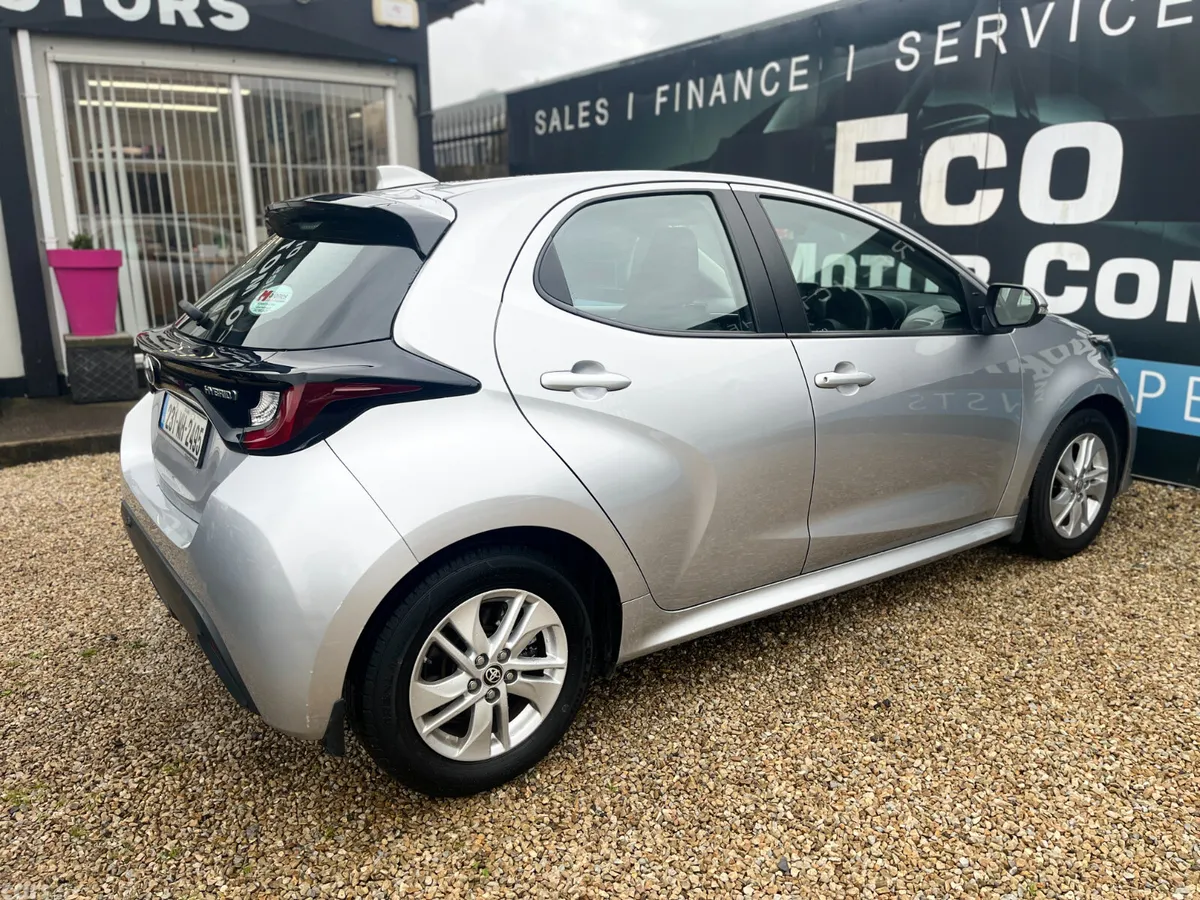 Toyota Yaris Hatchback, Petrol Hybrid, 2023, Grey