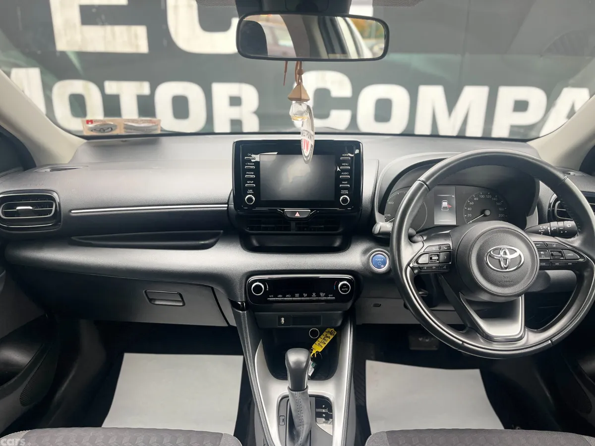 Toyota Yaris Hatchback, Petrol Hybrid, 2023, Grey