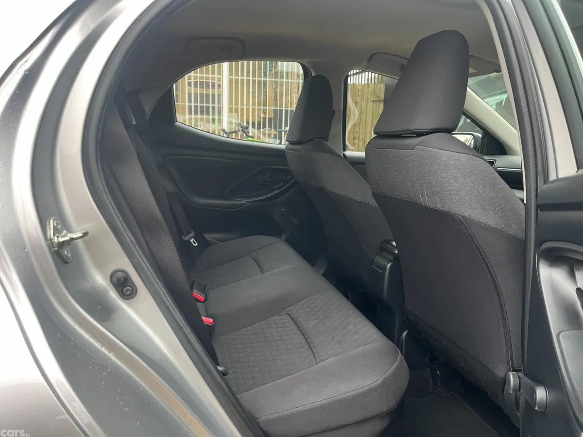 Toyota Yaris Hatchback, Petrol Hybrid, 2023, Grey