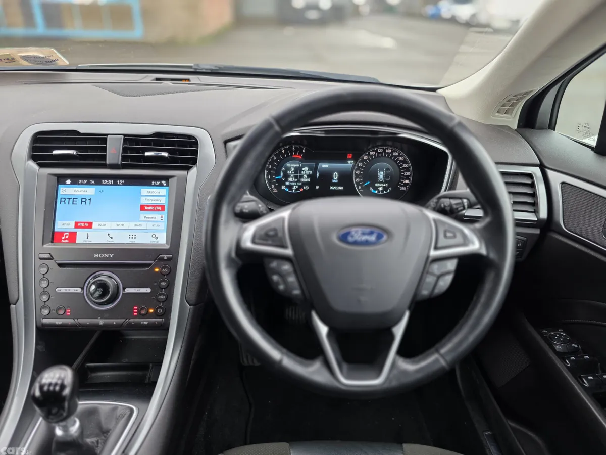 Ford Mondeo Hatchback, Diesel, 2017, Grey