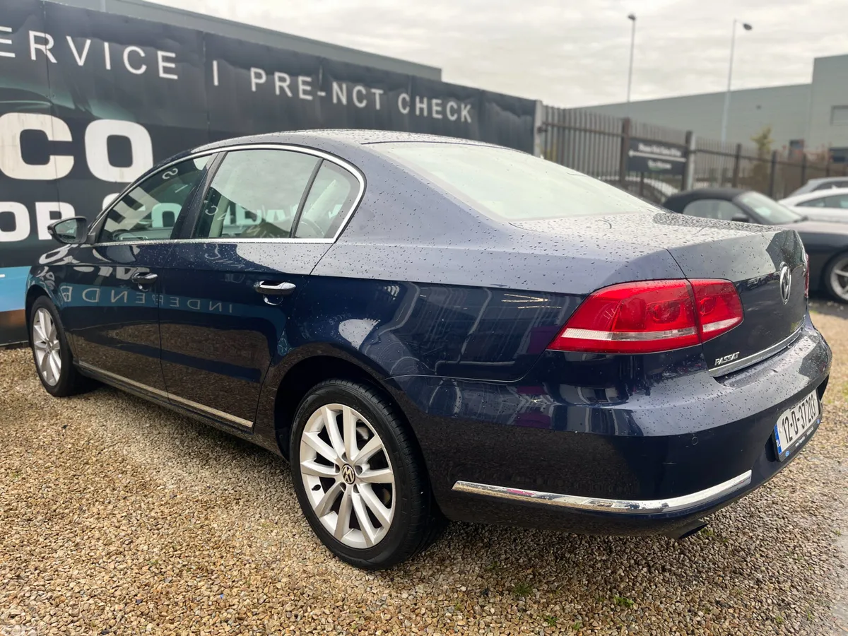 Volkswagen Passat Saloon, Diesel, 2012, Blue