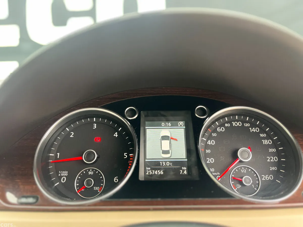 Volkswagen Passat Saloon, Diesel, 2012, Blue