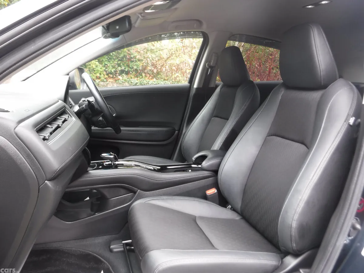Honda Vezel SUV, Petrol Hybrid, 2018, Blue