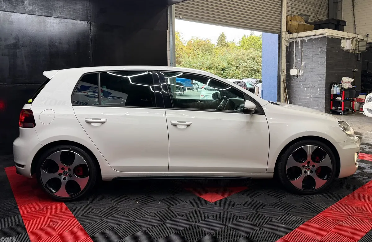 Volkswagen Golf Hatchback, Petrol, 2013, White