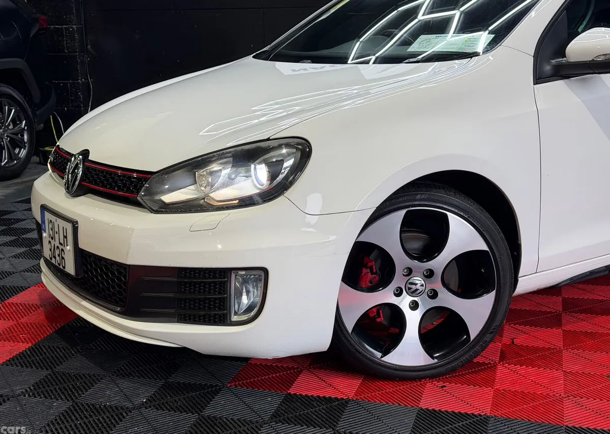 Volkswagen Golf Hatchback, Petrol, 2013, White