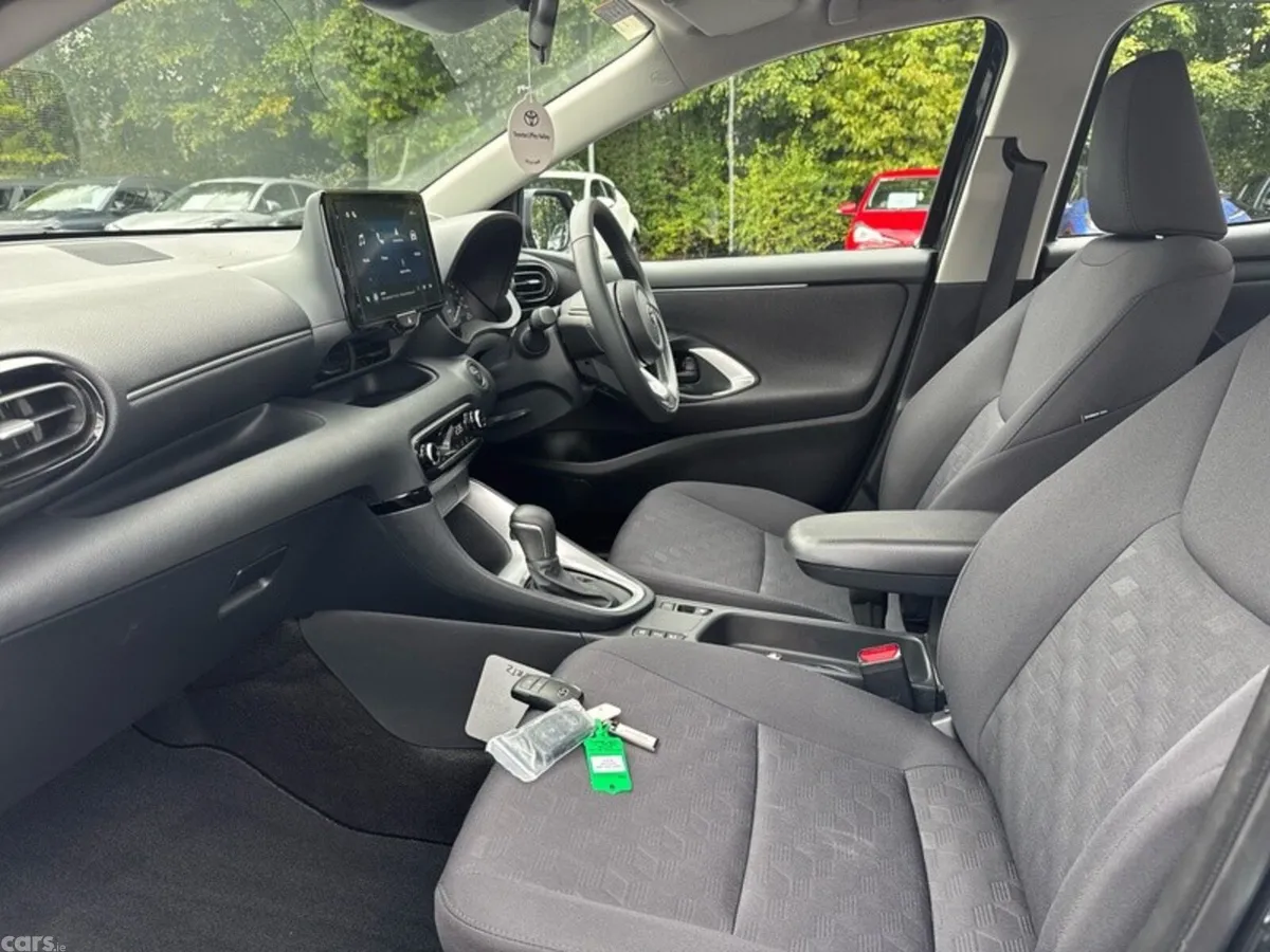 Toyota Yaris Hatchback, Petrol Hybrid, 2026, Black