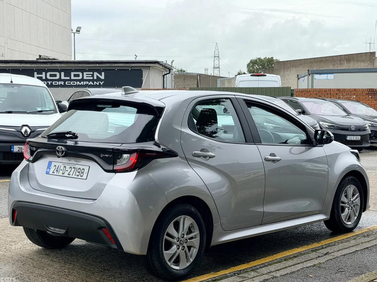 Toyota Yaris Hatchback, Petrol Hybrid, 2024, Grey