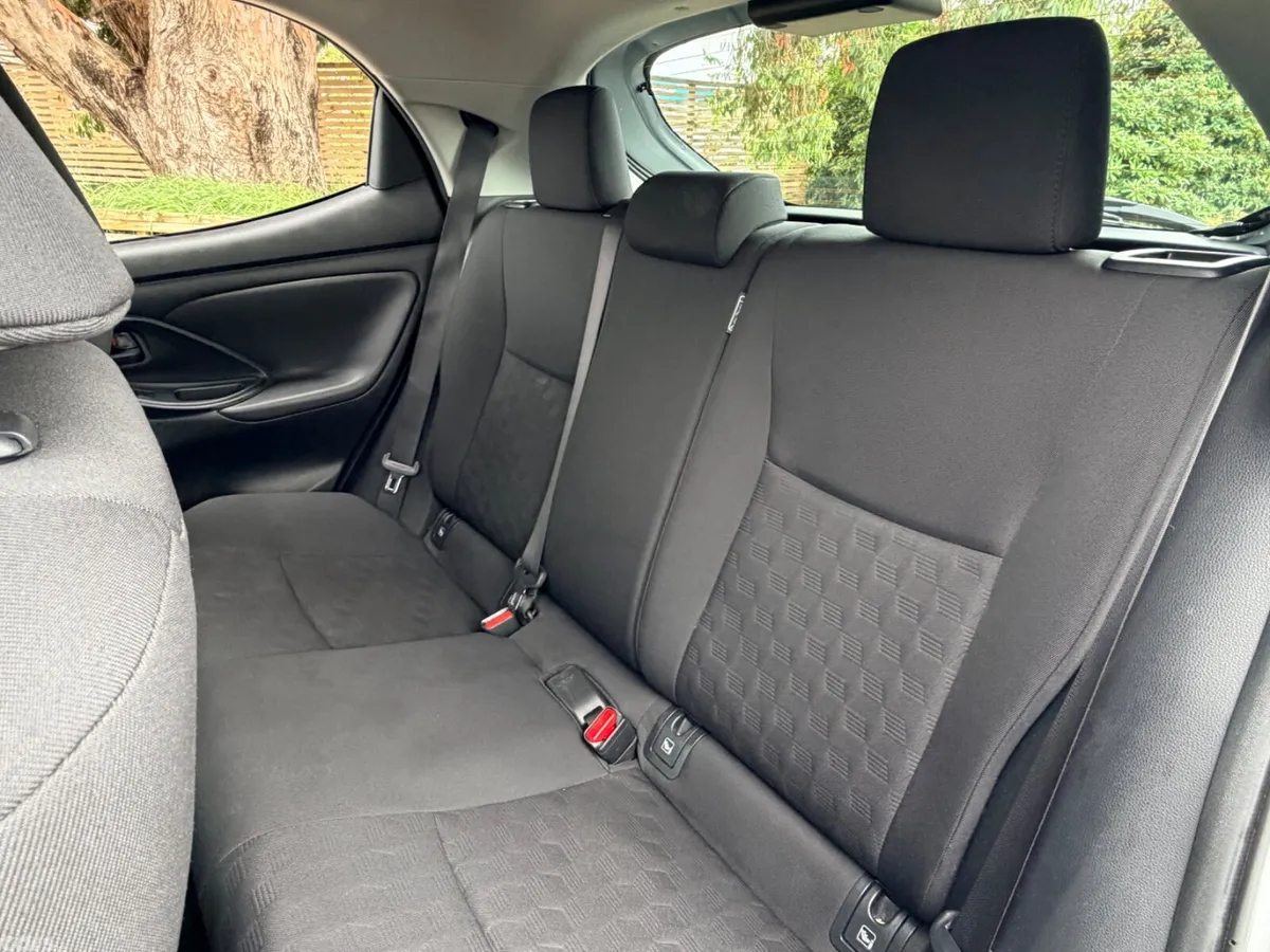 Toyota Yaris Hatchback, Petrol Hybrid, 2024, Grey