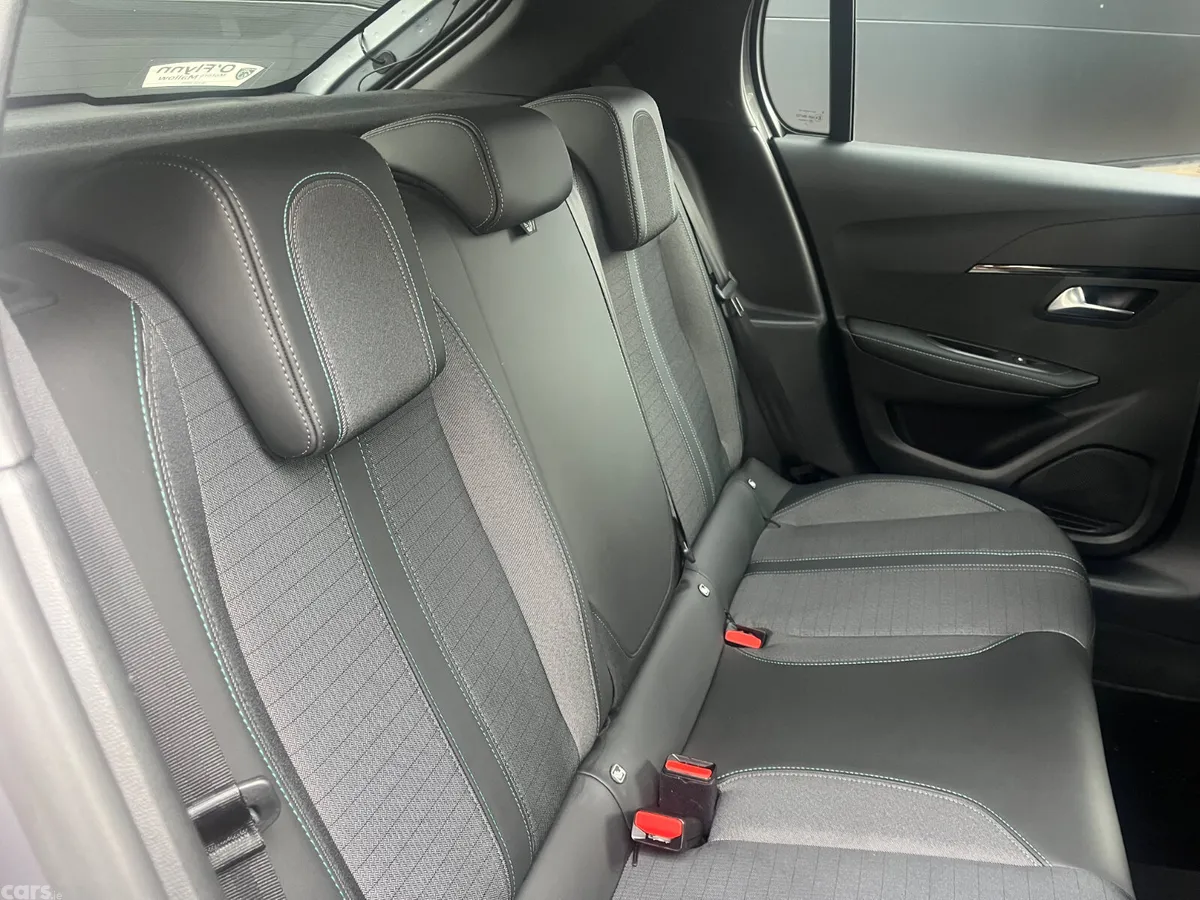 Peugeot 208 Hatchback, Diesel, 2022, Grey