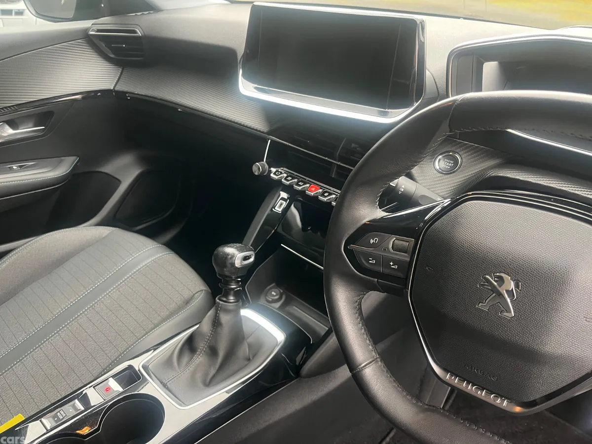 Peugeot 208 Hatchback, Diesel, 2022, Grey