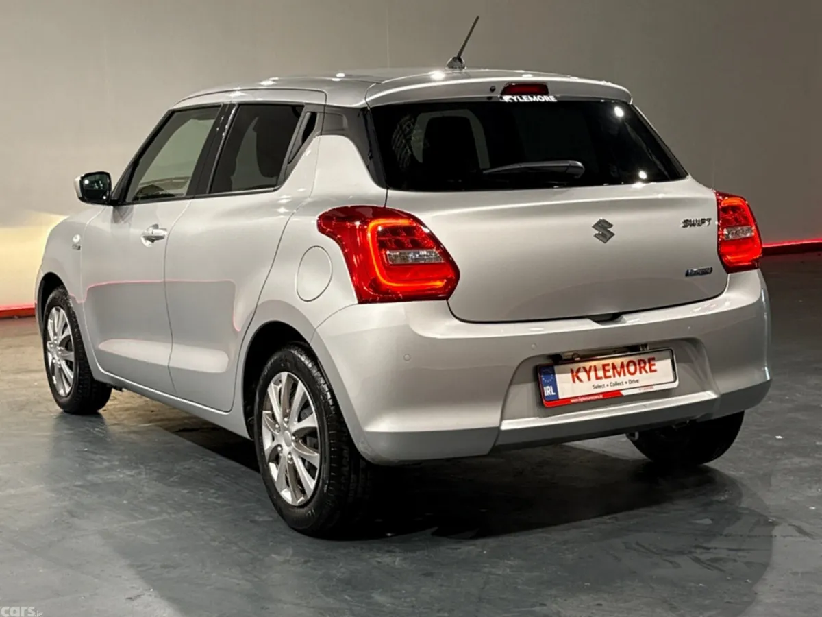 Suzuki Swift Hatchback, Petrol Hybrid, 2022, Silver