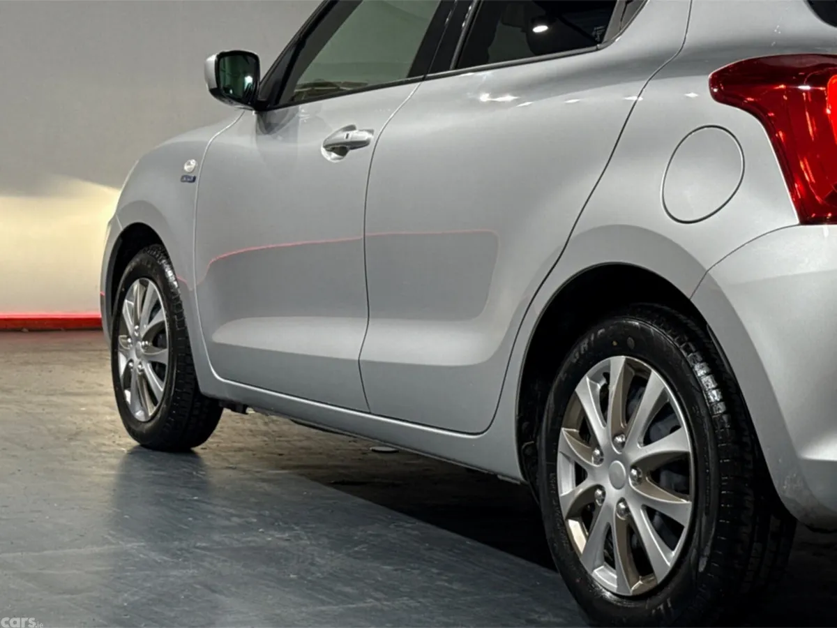 Suzuki Swift Hatchback, Petrol Hybrid, 2022, Silver